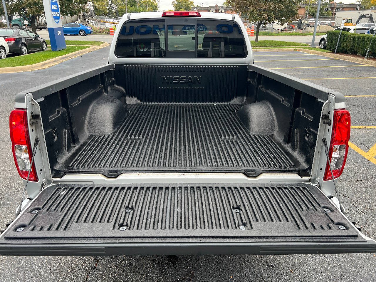 Used 2009 Nissan Frontier SE w/ SE Value Truck Pkg AWD/4WD image 17