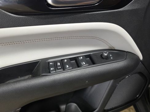 Used 2022 Jeep Compass Limited image 22