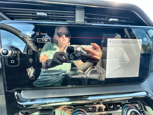 Used 2025 GMC Sierra 1500 AT4X image 13