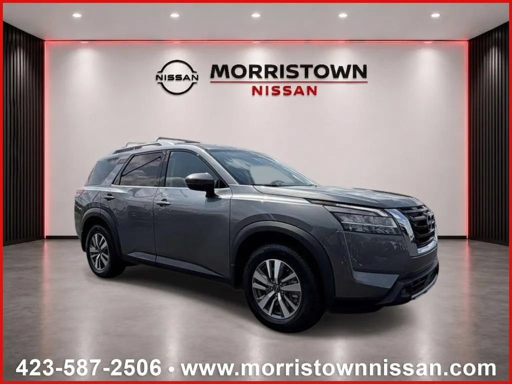 Used 2023 Nissan Pathfinder SL AWD/4WD image 1