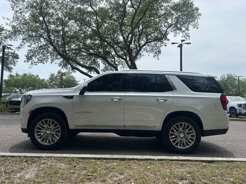 Used 2023 GMC Yukon SLT w/ SLT Premium Package AWD/4WD image 2