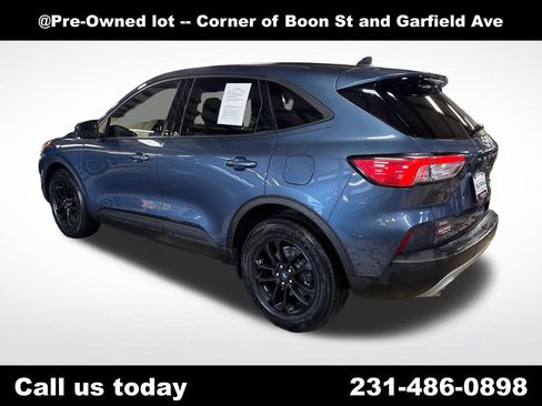 Used 2020 Ford Escape SE Sport FWD image 3