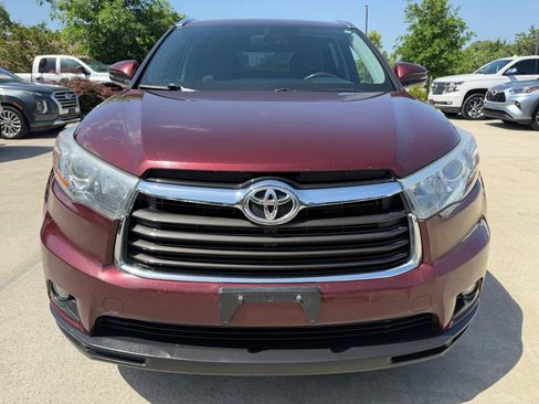 Used 2015 Toyota Highlander XLE FWD image 2