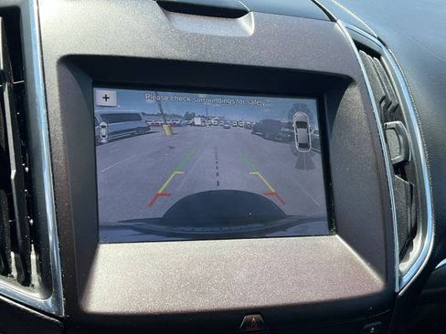 Used 2019 Ford Edge Titanium w/ Equipment Group 301A FWD image 19