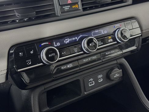 Certified 2023 Honda Pilot Elite image 16