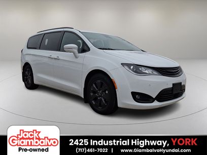 Used 2019 Chrysler Pacifica Limited w/ Advanced Safetytec Group
