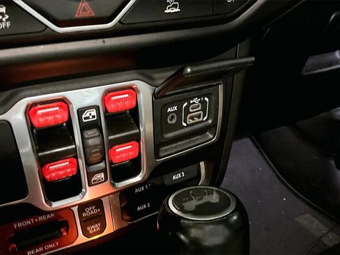 Used 2022 Jeep Wrangler Unlimited Rubicon w/ Cold Weather Group image 29