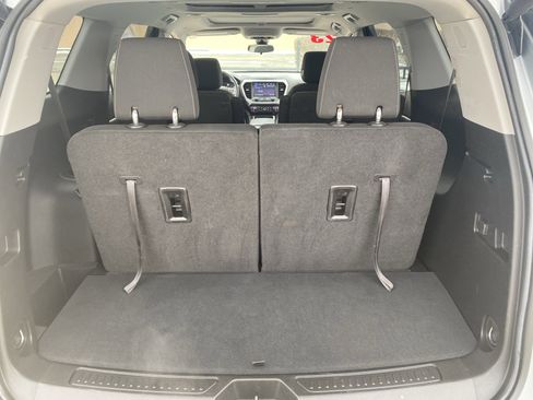 Used 2023 GMC Acadia SLE w/ Driver Convenience Package image 25