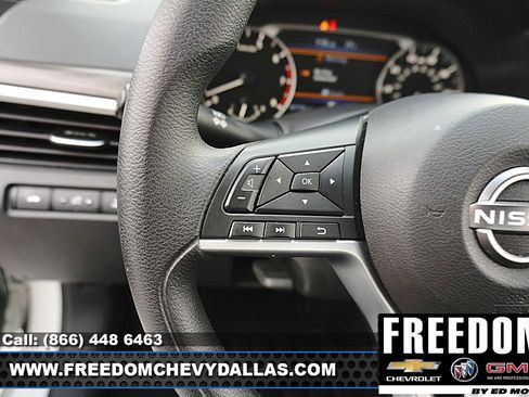 Used 2025 Nissan Altima 2.5 SV FWD image 19