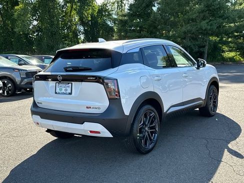 Used 2025 Nissan Kicks SR w/ SR Premium Package AWD/4WD image 2