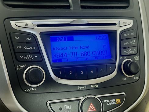 Used 2012 Hyundai Accent GLS w/ Comfort Pkg 2 FWD image 19