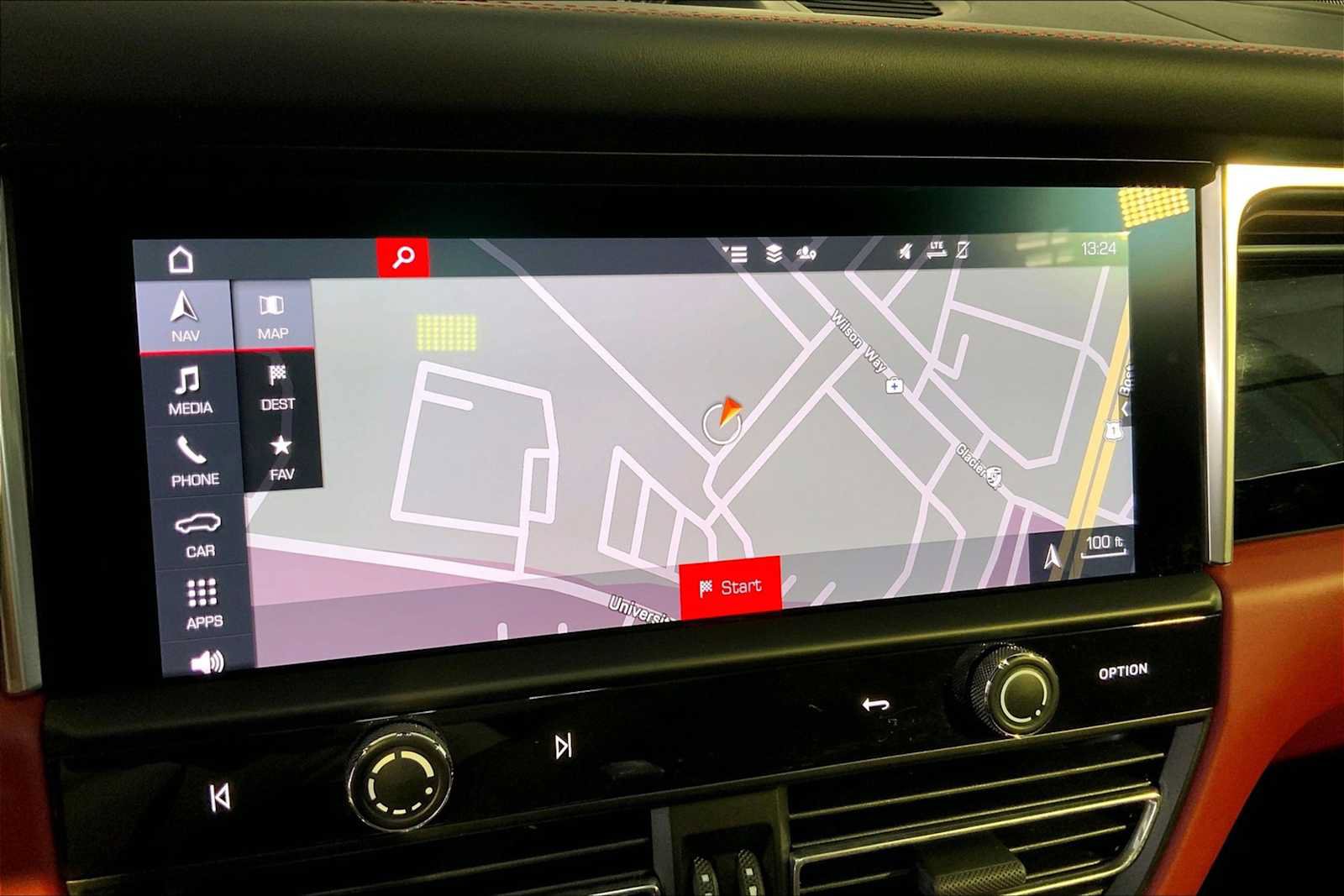 Certified 2023 Porsche Macan AWD/4WD image 37