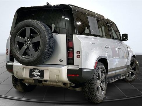 Used 2021 Land Rover Defender 110 SE image 2