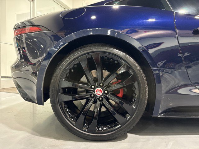 Used 2020 Jaguar F-TYPE R-Dynamic AWD/4WD image 9