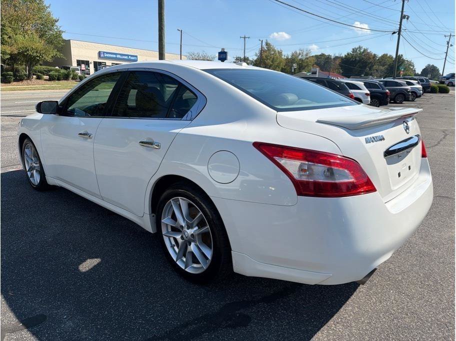 Used 2010 Nissan Maxima FWD image 4