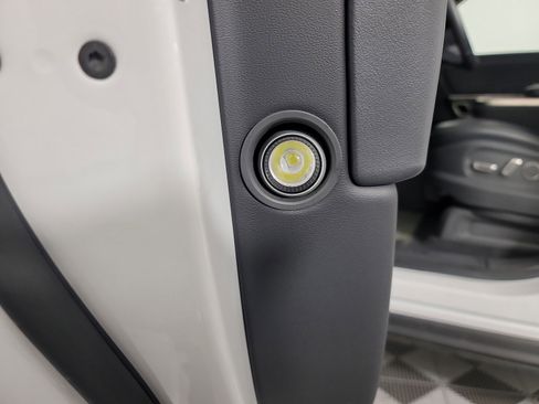 Used 2024 Rivian R1S Adventure AWD/4WD image 32