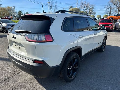 Used 2019 Jeep Cherokee Latitude Plus AWD/4WD image 13