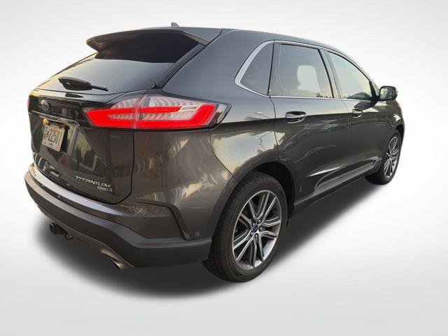 Used 2019 Ford Edge Titanium w/ Equipment Group 301A AWD/4WD image 3