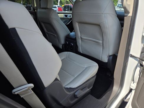 Used 2021 Ford Explorer Platinum w/ Equipment Group 601A AWD/4WD image 19