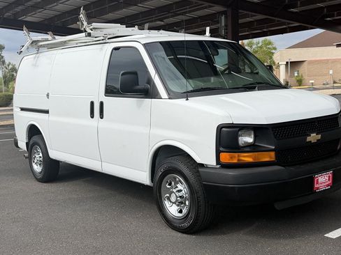 Used 2014 Chevrolet Express 2500 RWD image 8