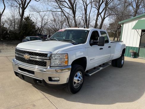 Used 2011 Chevrolet Silverado 3500 LT w/ Interior Plus Package image 9