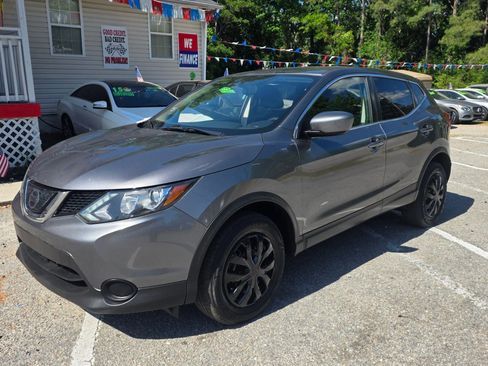 Used 2019 Nissan Rogue Sport S AWD/4WD image 2