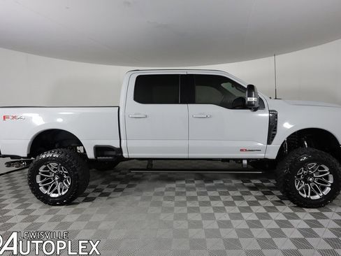 Used 2025 Ford F250 Platinum image 4