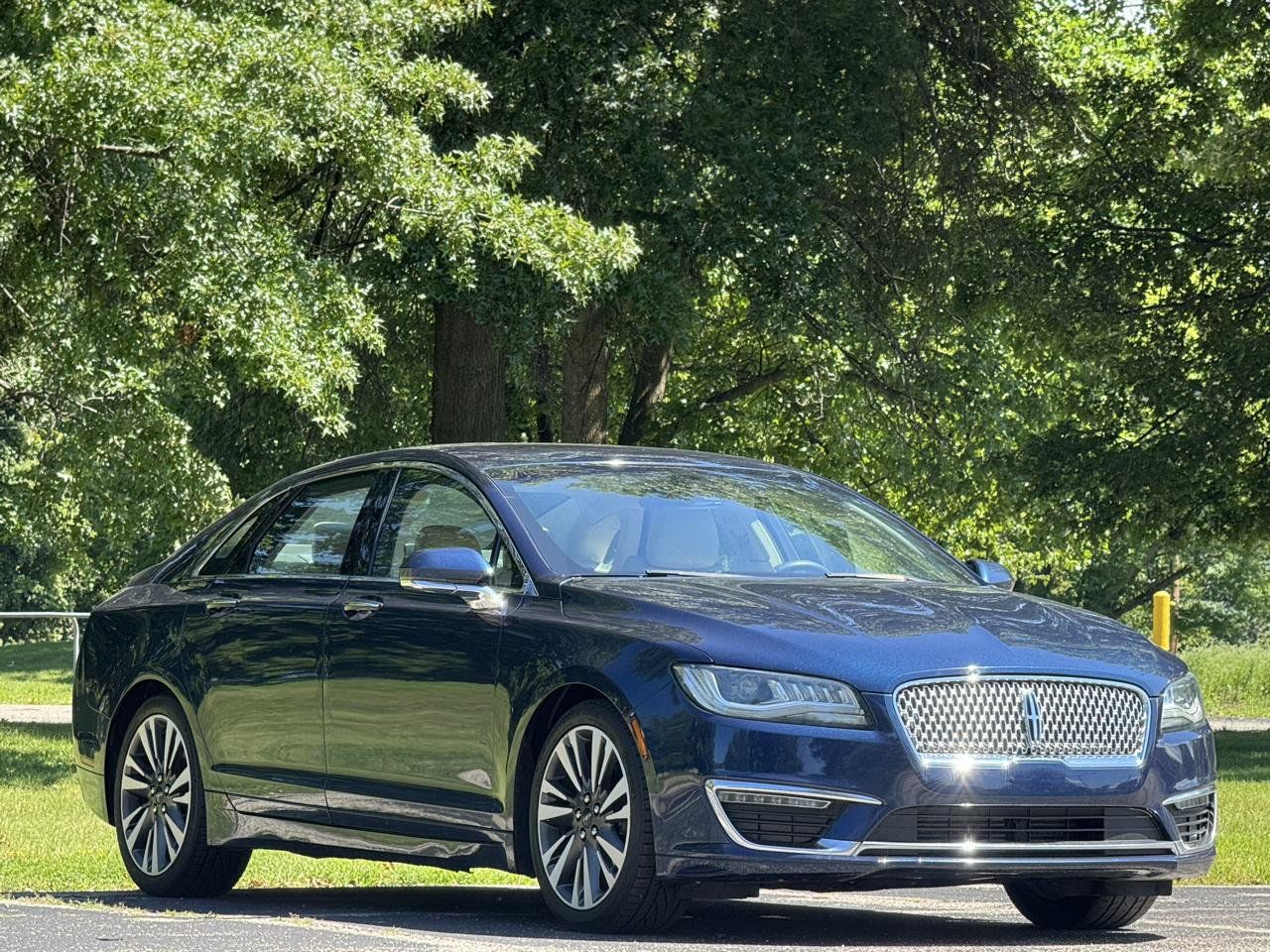 Used 2017 Lincoln MKZ Reserve w/ Climate Package AWD/4WD image 4
