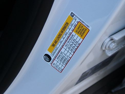 Used 2023 Cadillac XT4 Sport image 31