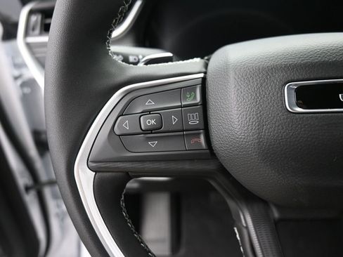 New 2025 Jeep Grand Cherokee Altitude image 31