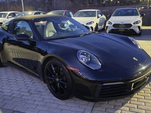 Used 2021 Porsche 911 Targa 4 image 3