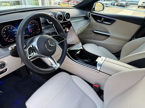 Used 2025 Mercedes-Benz C 300 Sedan image 9