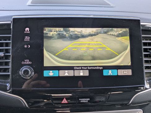 Used 2020 Honda Pilot Touring image 14