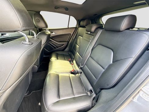 Used 2020 Mercedes-Benz GLA 250 4MATIC image 24