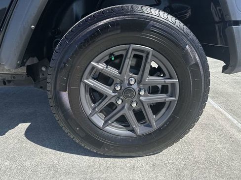 Used 2025 Jeep Wrangler Sport S image 11