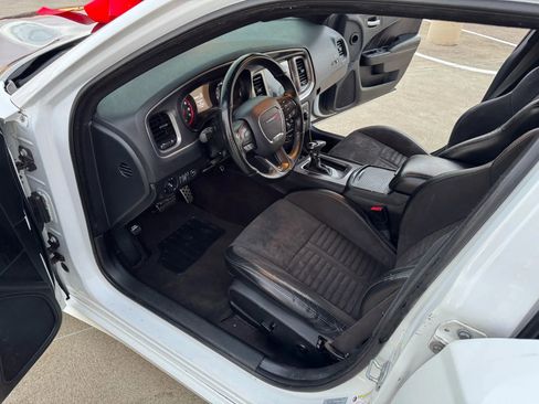 Used 2017 Dodge Charger R/T image 34