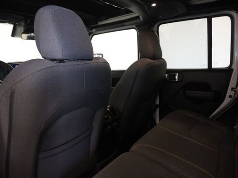 Used 2024 Jeep Wrangler Unlimited AWD/4WD image 34