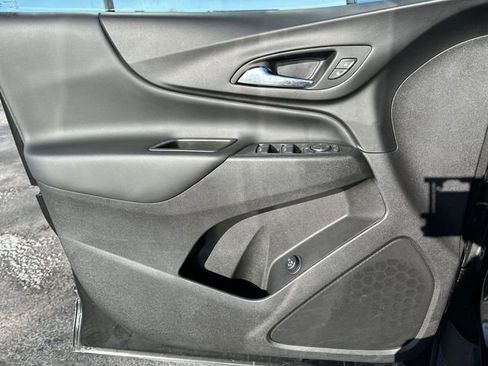 Used 2024 Chevrolet Equinox LT image 22
