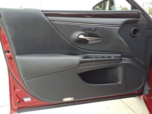 Used 2019 Lexus ES 300h w/ Premium Package FWD image 12