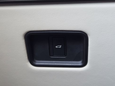 Used 2023 Land Rover Range Rover SE image 23