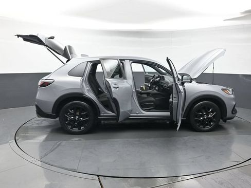 Used 2024 Honda HR-V Sport image 45