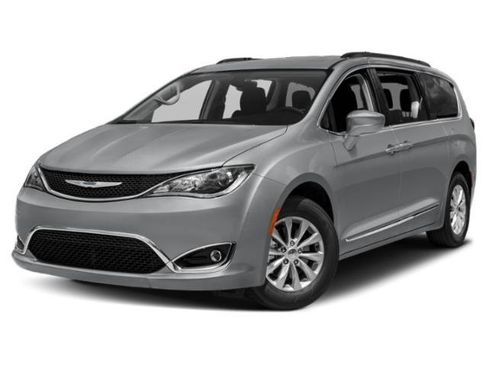 Used 2018 Chrysler Pacifica Touring Plus w/ Tire & Wheel Group image 4