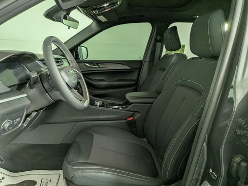 Certified 2025 Jeep Grand Cherokee Laredo X AWD/4WD image 17