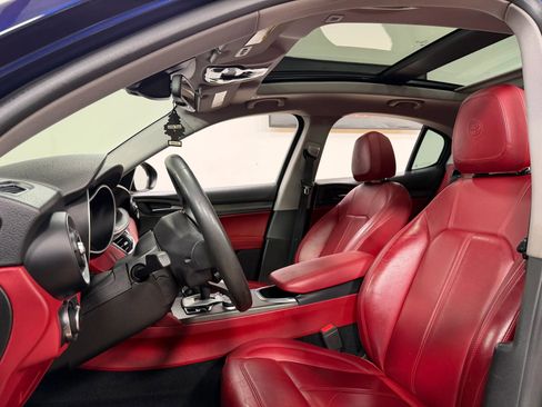 Used 2021 Alfa Romeo Stelvio Ti w/ Nero Edizione image 13