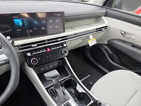 New 2026 Hyundai Tucson SEL image 17