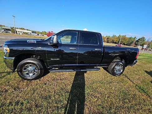 Used 2024 RAM 2500 Big Horn w/ Bed Utility Group image 2