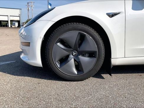 Used 2018 Tesla Model 3 Long Range RWD image 4