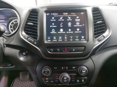 Used 2023 Jeep Cherokee Trailhawk w/ Trailer Tow Group AWD/4WD image 19
