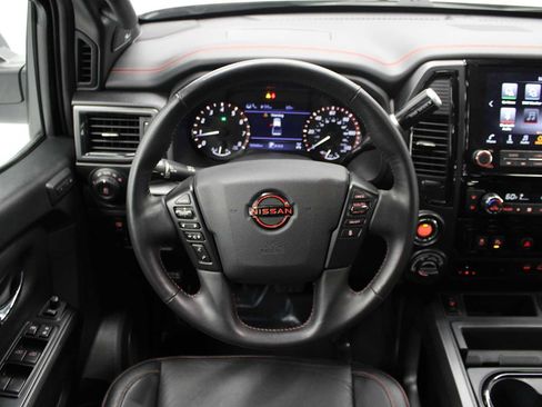 Used 2023 Nissan Titan PRO-4X w/ Pro-4x Convenience Package AWD/4WD image 18