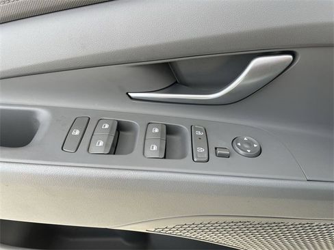 Used 2025 Hyundai Elantra SE image 20